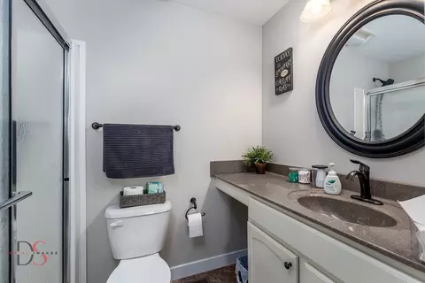 Bath - 41 Waterside Way #E, Ottawa, IL 61350 photo 2 of 3