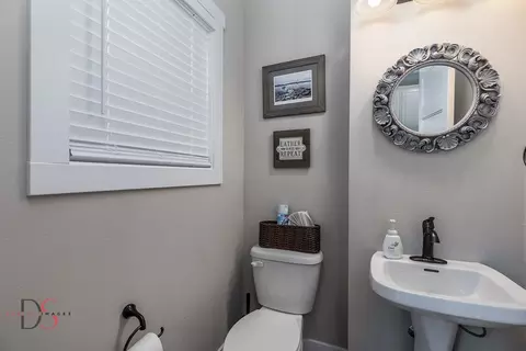 Bath - 41 Waterside Way #E, Ottawa, IL 61350 photo 1 of 3