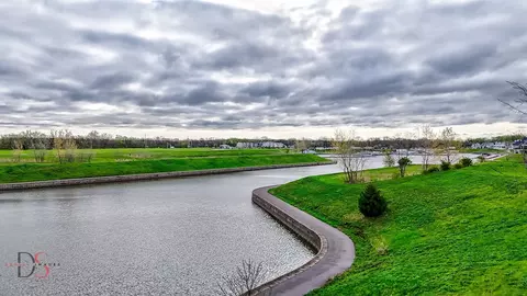 View/Area - 41 Waterside Way #E, Ottawa, IL 61350 photo 4 of 6