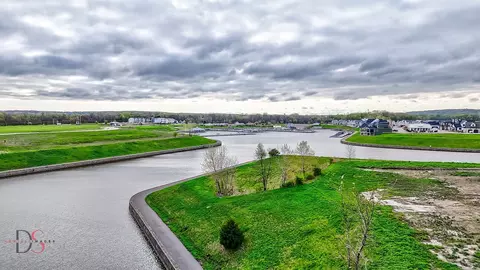 View/Area - 41 Waterside Way #E, Ottawa, IL 61350 photo 2 of 6