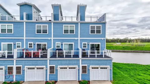 Other - 41 Waterside Way #E, Ottawa, IL 61350 photo 3 of 11