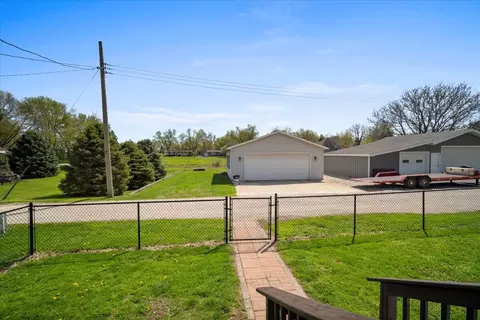 Exterior - 507 E Walnut St, Hudson, IL 61748 photo 4 of 4