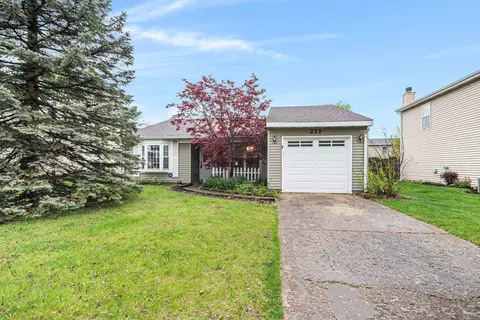 217 N Lancaster Dr, Bolingbrook, IL 60440
