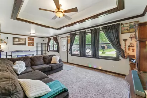 Living - 1609 Meadow Ln, Mchenry, IL 60050 photo 2 of 2