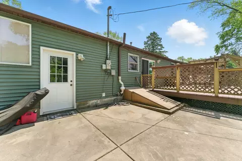Exterior - 1609 Meadow Ln, Mchenry, IL 60050 photo 5 of 8