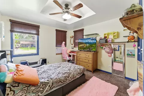Bedroom - 1609 Meadow Ln, Mchenry, IL 60050 photo 2 of 2