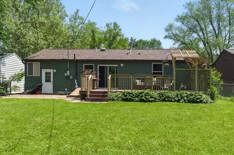 Exterior - 1609 Meadow Ln, Mchenry, IL 60050 photo 6 of 8