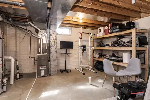 1306 Beacon Hill Ct, Normal, IL 61761 photo 24