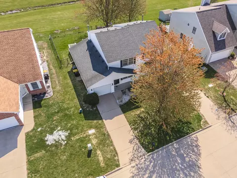 1306 Beacon Hill Ct, Normal, IL 61761 photo 28