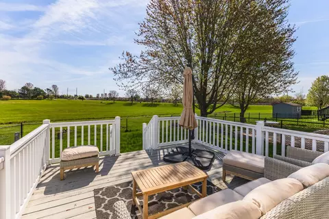 1306 Beacon Hill Ct, Normal, IL 61761 photo 3