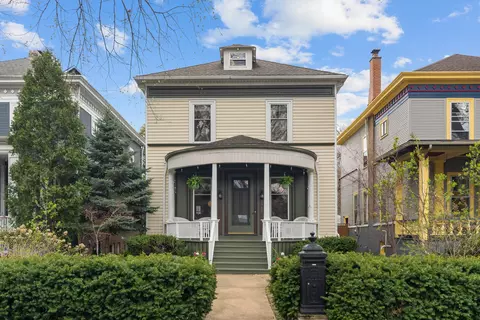 1942 Orrington Ave, Evanston, IL 60201