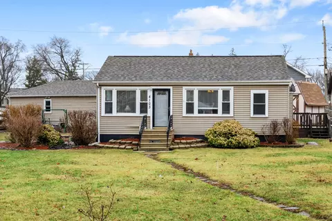 4103 N Adams St, Westmont, IL 60559