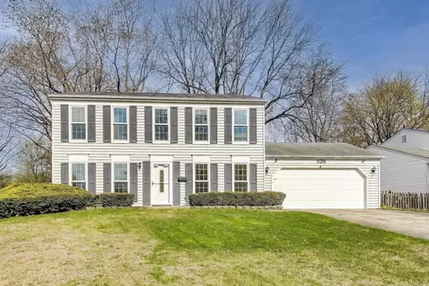 326 Countryside Dr, Roselle, IL 60172