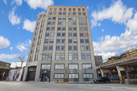 1550 S Blue Island Ave #813, Chicago, IL 60608