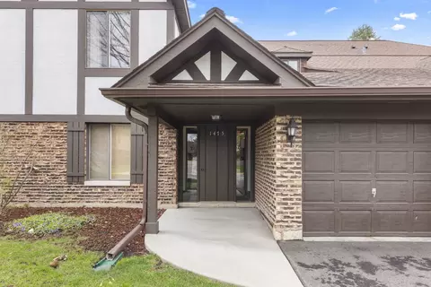1475 Johnstown Ln #C, Wheaton, IL 60189