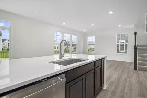 Kitchen - 604 Erin Dr, Elgin, IL 60124 photo 4 of 4