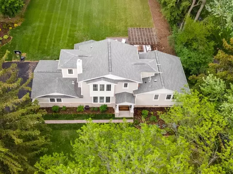 301 Canterbury Ln, Inverness, IL 60010