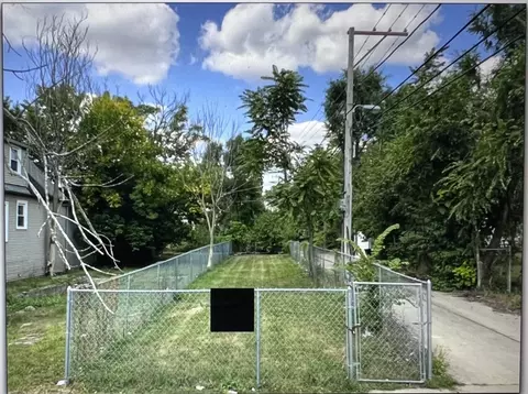 50 W 116th St, Chicago, IL 60628