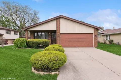 91 Frances Ln, Chicago Heights, IL 60411