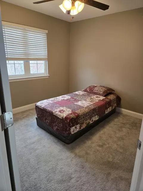 Bedroom - 423 Harvard Ln, Bartlett, IL 60103 photo 2 of 4