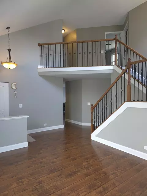 Entry Way - 423 Harvard Ln, Bartlett, IL 60103 photo 1 of 1