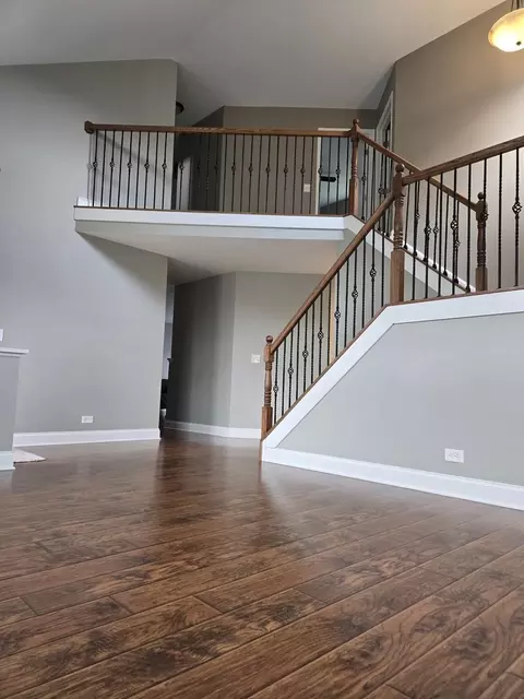 Living - 423 Harvard Ln, Bartlett, IL 60103 photo 1 of 3