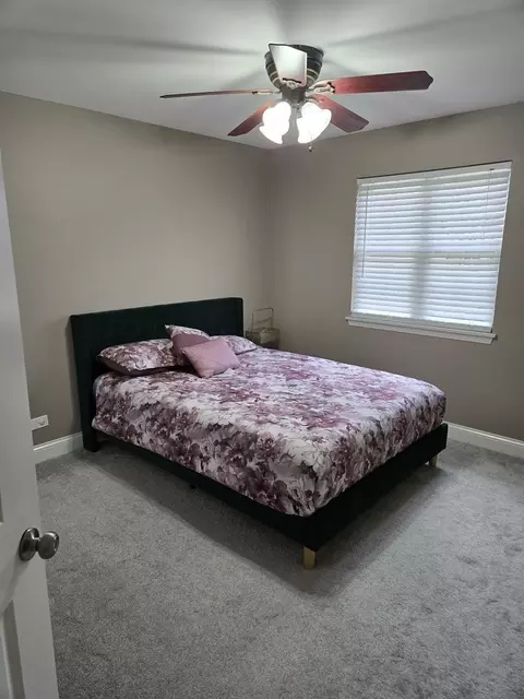 Bedroom - 423 Harvard Ln, Bartlett, IL 60103 photo 3 of 4