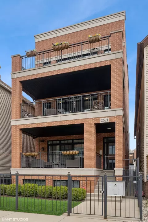 2621 N Southport Ave #3, Chicago, IL 60614