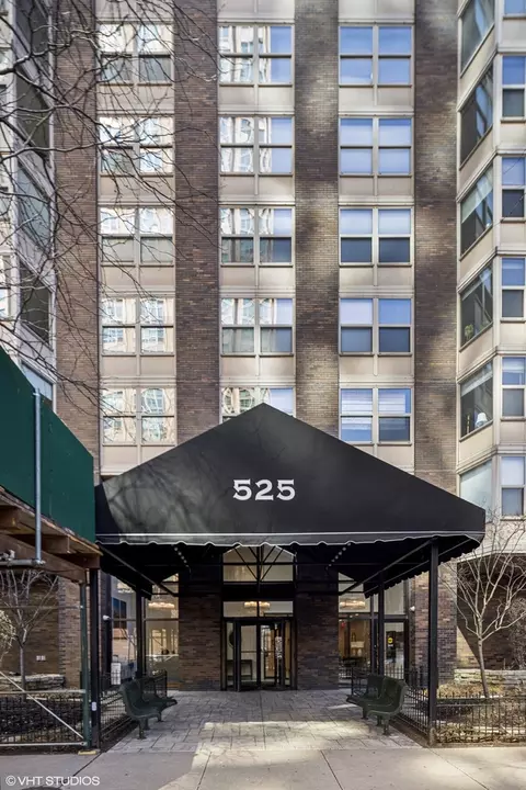 525 W Hawthorne Pl #2608, Chicago, IL 60657