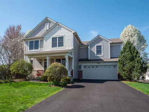 531 Red Sky Dr, Saint Charles, IL 60175