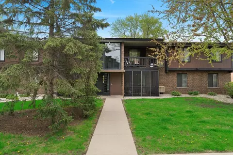 4602 W Northfox Ln #2, Mchenry, IL 60050