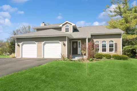 21050 N 20th St, Barrington, IL 60010