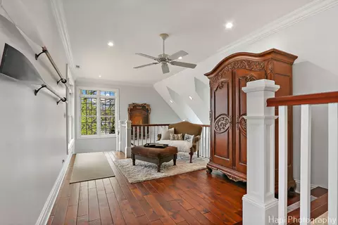 Entry Way - 1828 Orchard Beach Rd, Mchenry, IL 60050 photo 6 of 11
