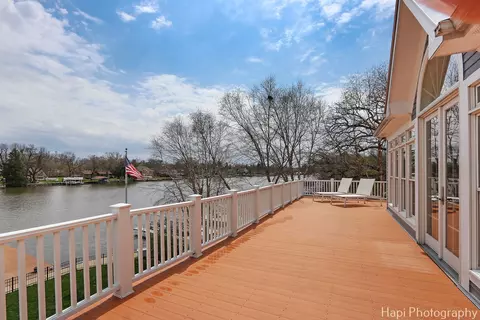 Exterior - 1828 Orchard Beach Rd, Mchenry, IL 60050 photo 8 of 13