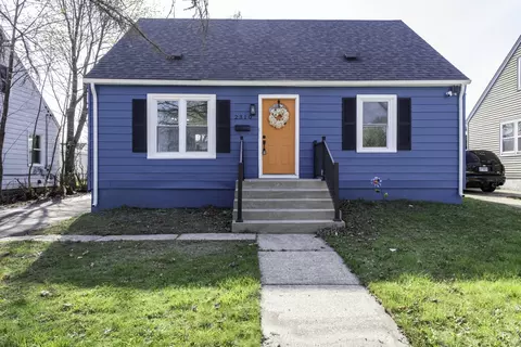 2310 Horeb Ave, Zion, IL 60099
