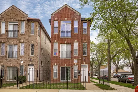 7957 S Manistee Ave, Chicago, IL 60617