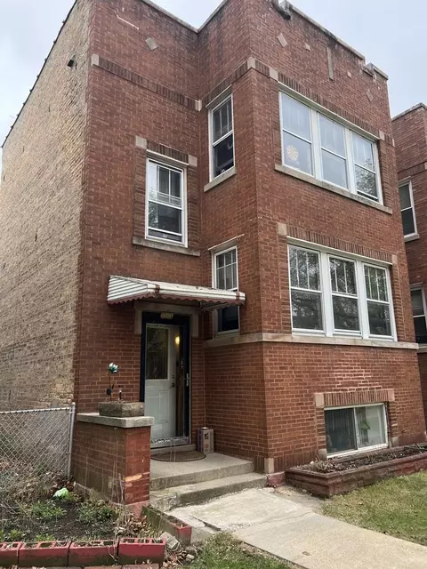 5107 W Strong St, Chicago, IL 60630