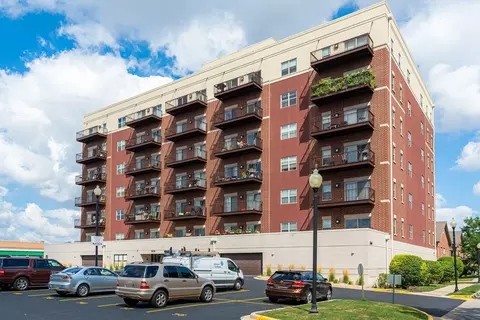 1650 Riverwoods Dr #206, Melrose Park, IL 60160