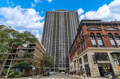 1560 N Sandburg Ter #2911, Chicago, IL 60610