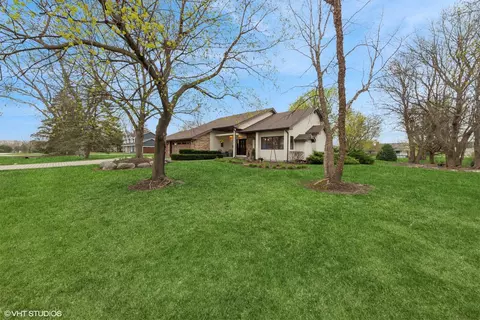 14429 Dan Patch Ln, Libertyville, IL 60048