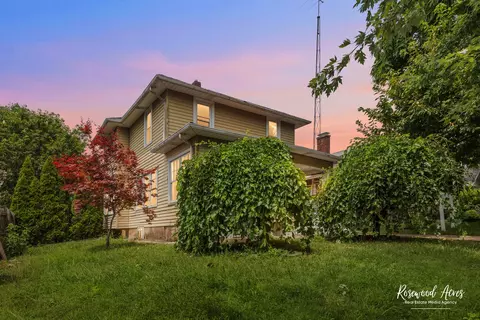 435 S Poplar Ave, Kankakee, IL 60901