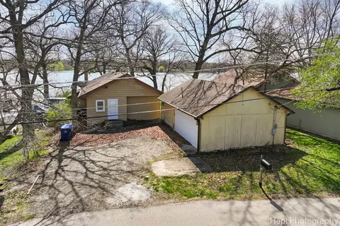 33566 N Lake Shore Dr, Grayslake, IL 60030