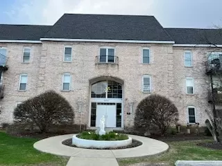 5201 Carriageway Dr #315, Rolling Meadows, IL 60008