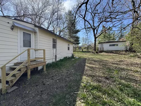 Exterior - 404 Nippersink Dr, Mchenry, IL 60050 photo 3 of 6