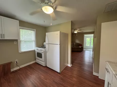 Kitchen - 404 Nippersink Dr, Mchenry, IL 60050 photo 1 of 2