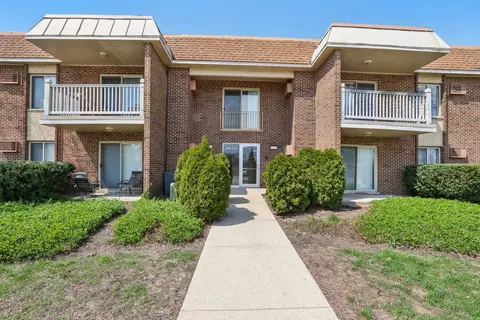 516 N Wilke Rd #205, Palatine, IL 60074