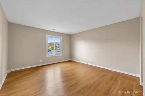 Living - 4704 Euclid Ave #1A, Rolling Meadows, IL 60008 photo 4 of 5