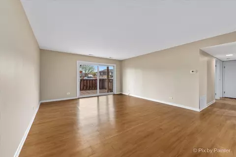 Living - 4704 Euclid Ave #1A, Rolling Meadows, IL 60008 photo 3 of 5