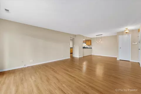 Living - 4704 Euclid Ave #1A, Rolling Meadows, IL 60008 photo 1 of 5