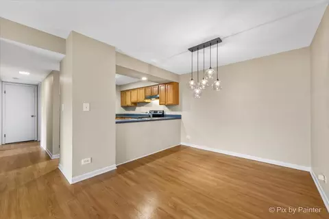 Dining - 4704 Euclid Ave #1A, Rolling Meadows, IL 60008 photo 1 of 1